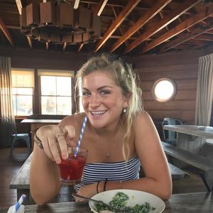 Meet your Posher, Emily